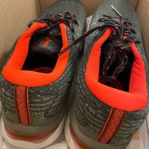 ASICS Men's Gel Cumulus 24 Running Sneaker Gray Orange Running Shoes New 8.5